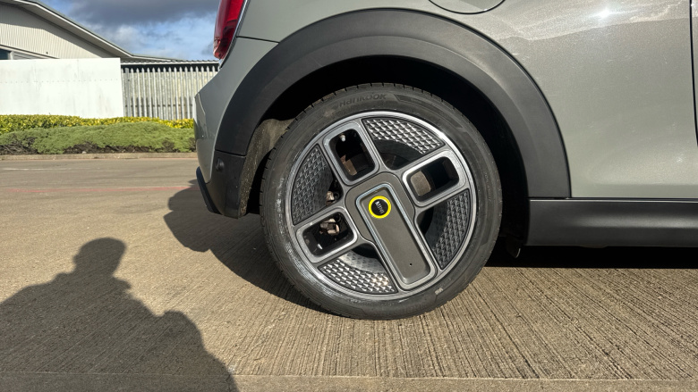 MINI Hatchback 135kW Cooper S Level 2 33kWh 3dr Auto Electric Hatchback